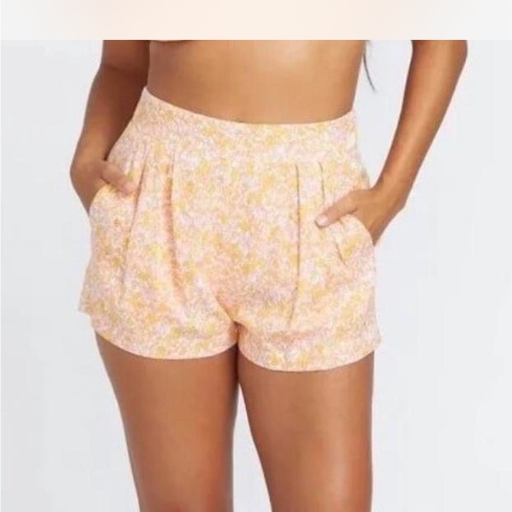 Volcom shorts - Picture 3 of 3
